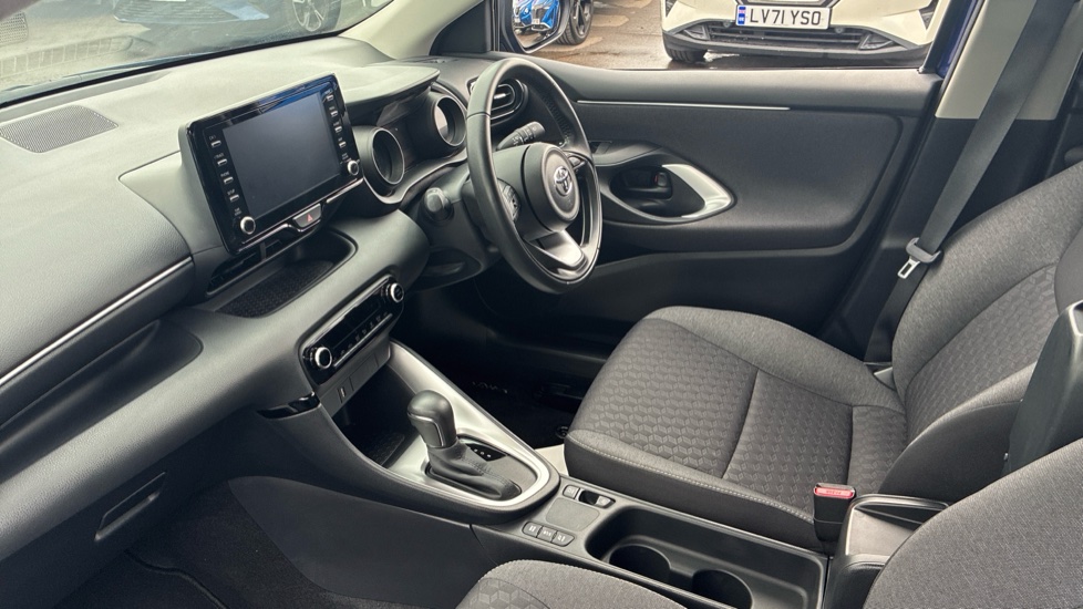 Toyota Yaris 1.5 Hybrid Design 5dr CVT Hybrid Hatchback - Image 9