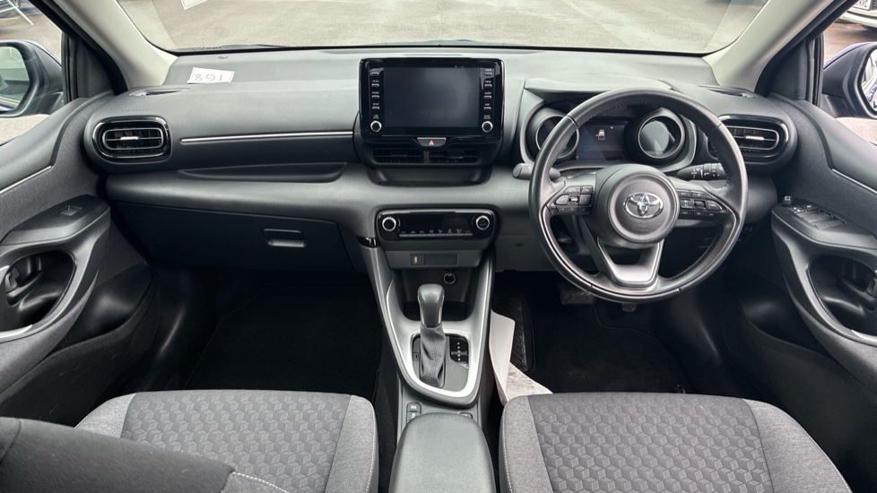 Toyota Yaris 1.5 Hybrid Design 5dr CVT Hybrid Hatchback - Image 10