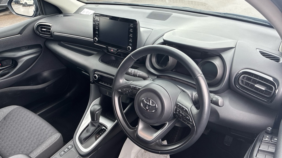 Toyota Yaris 1.5 Hybrid Design 5dr CVT Hybrid Hatchback - Image 11