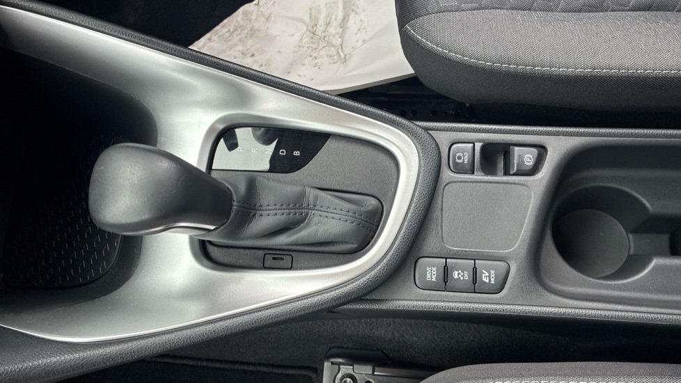 Toyota Yaris 1.5 Hybrid Design 5dr CVT Hybrid Hatchback - Image 13