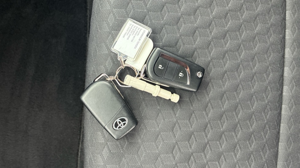 Toyota Yaris 1.5 Hybrid Design 5dr CVT Hybrid Hatchback - Image 20
