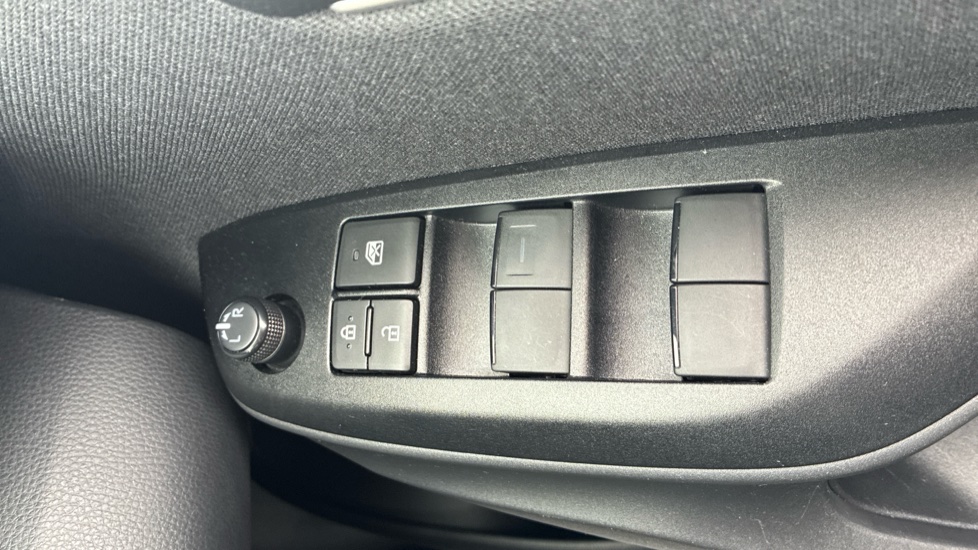 Toyota Yaris 1.5 Hybrid Design 5dr CVT Hybrid Hatchback - Image 23
