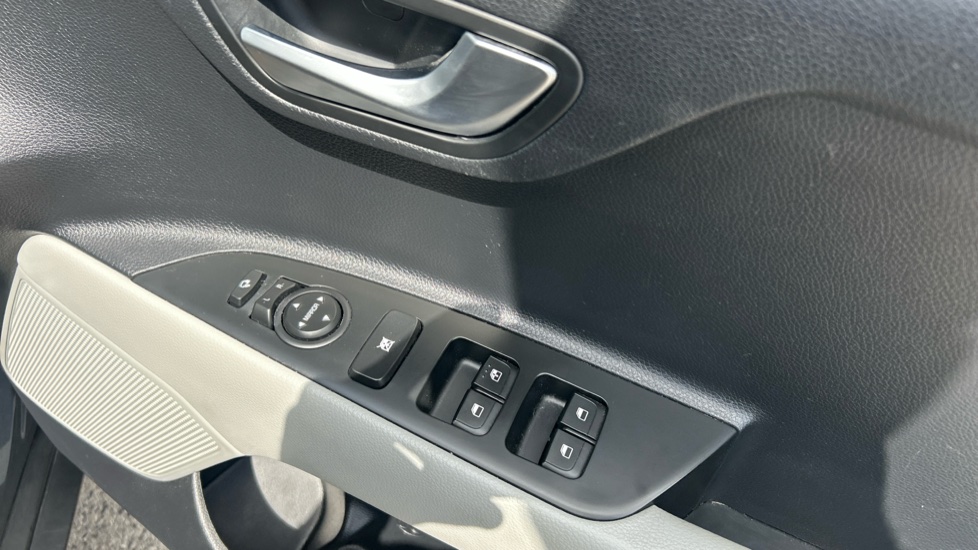 Kia Stonic 1.0T GDi 99 Quantum 5dr Petrol Estate - Image 26