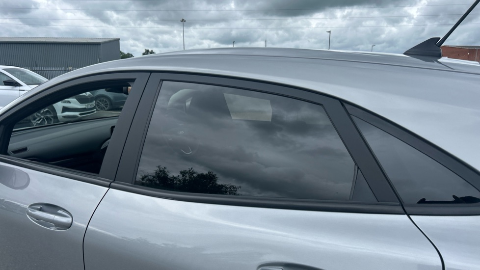 Ford Puma 1.0 EcoBoost Hybrid mHEV Titanium 5dr Petrol Hatchback - Image 21