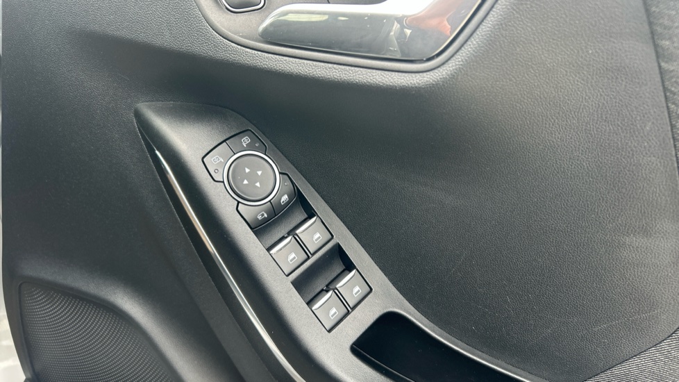 Ford Puma 1.0 EcoBoost Hybrid mHEV Titanium 5dr Petrol Hatchback - Image 27