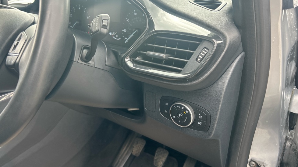 Ford Puma 1.0 EcoBoost Hybrid mHEV Titanium 5dr Petrol Hatchback - Image 28