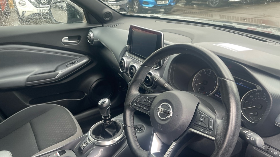 Nissan Juke 1.0 DiG-T 114 N-Connecta 5dr Petrol Hatchback - Image 9