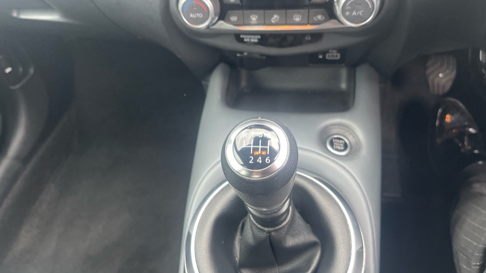 Nissan Juke 1.0 DiG-T 114 N-Connecta 5dr Petrol Hatchback - Image 13