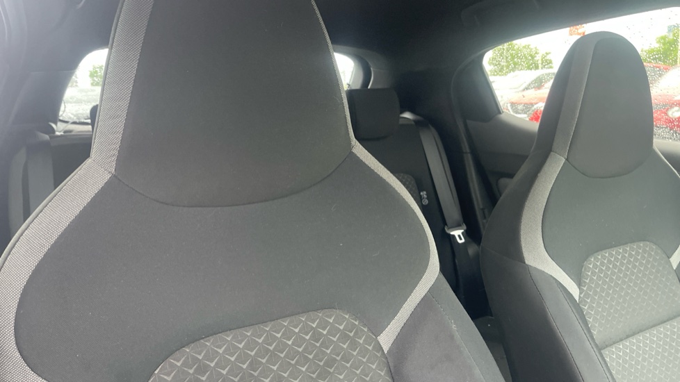 Nissan Juke 1.0 DiG-T 114 N-Connecta 5dr Petrol Hatchback - Image 15