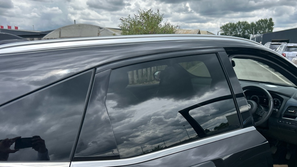 Nissan Qashqai 1.3 DiG-T MH Tekna 5dr Petrol Hatchback - Image 34
