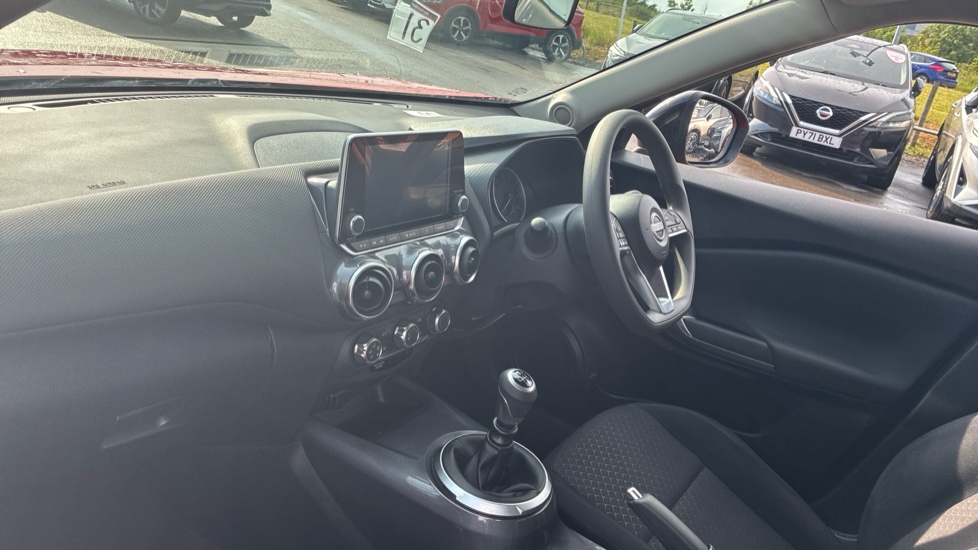 Nissan Juke 1.0 DiG-T 114 Acenta 5dr Petrol Hatchback - Image 9