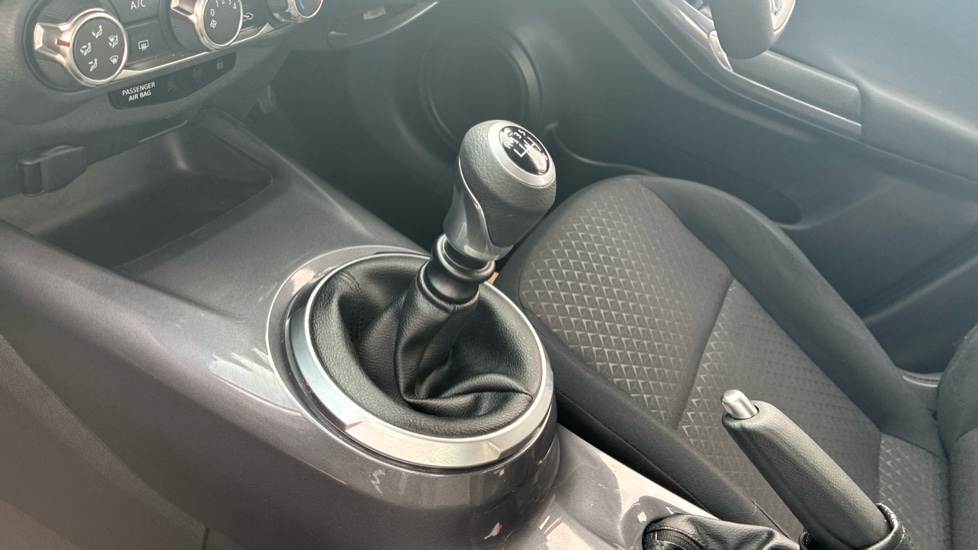 Nissan Juke 1.0 DiG-T 114 Acenta 5dr Petrol Hatchback - Image 13