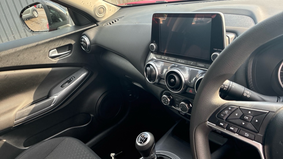Nissan Juke 1.0 DiG-T 114 Acenta 5dr Petrol Hatchback - Image 14