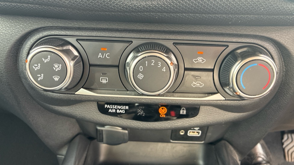 Nissan Juke 1.0 DiG-T 114 Acenta 5dr Petrol Hatchback - Image 23