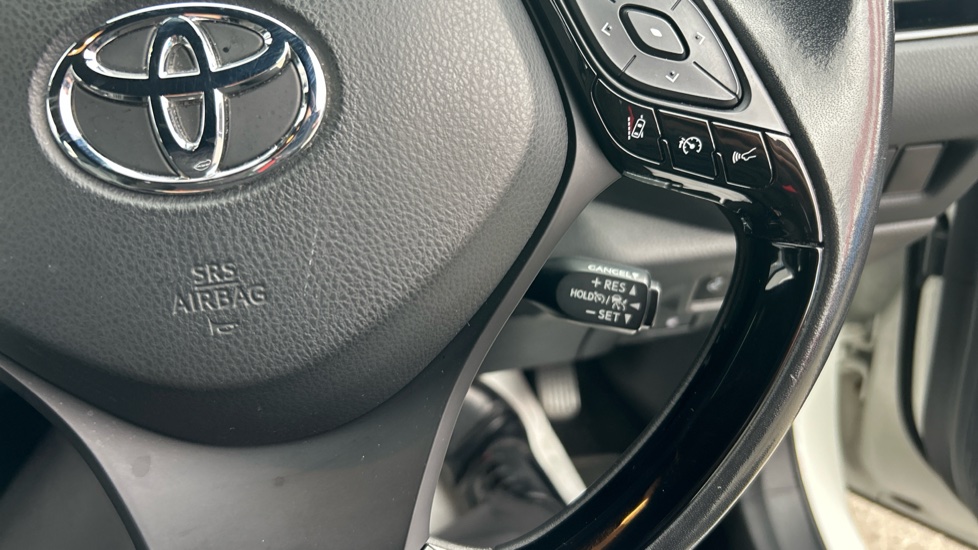 Toyota C-HR 1.8 Hybrid Excel 5dr CVT Hybrid Hatchback - Image 21
