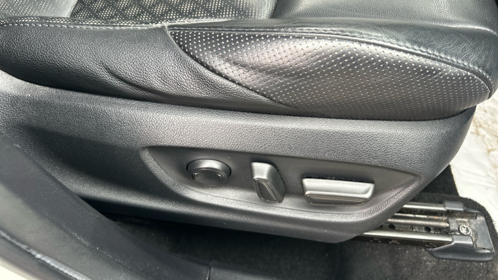 Toyota C-HR 1.8 Hybrid Excel 5dr CVT Hybrid Hatchback - Image 33