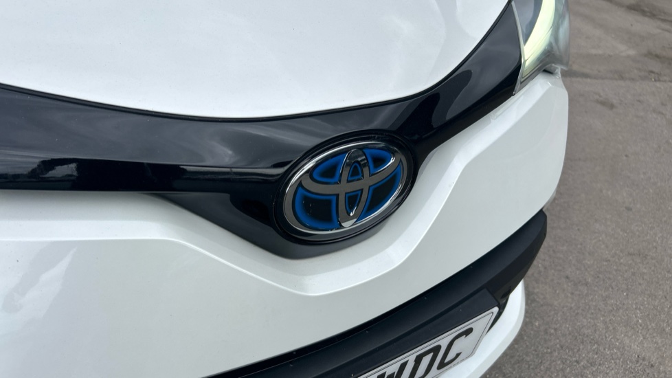 Toyota C-HR 1.8 Hybrid Excel 5dr CVT Hybrid Hatchback - Image 41