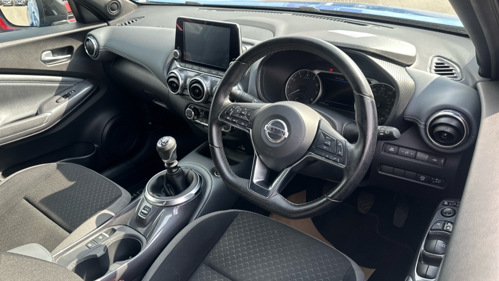 Nissan Juke 1.0 DiG-T 114 N-Connecta 5dr Petrol Hatchback - Image 11