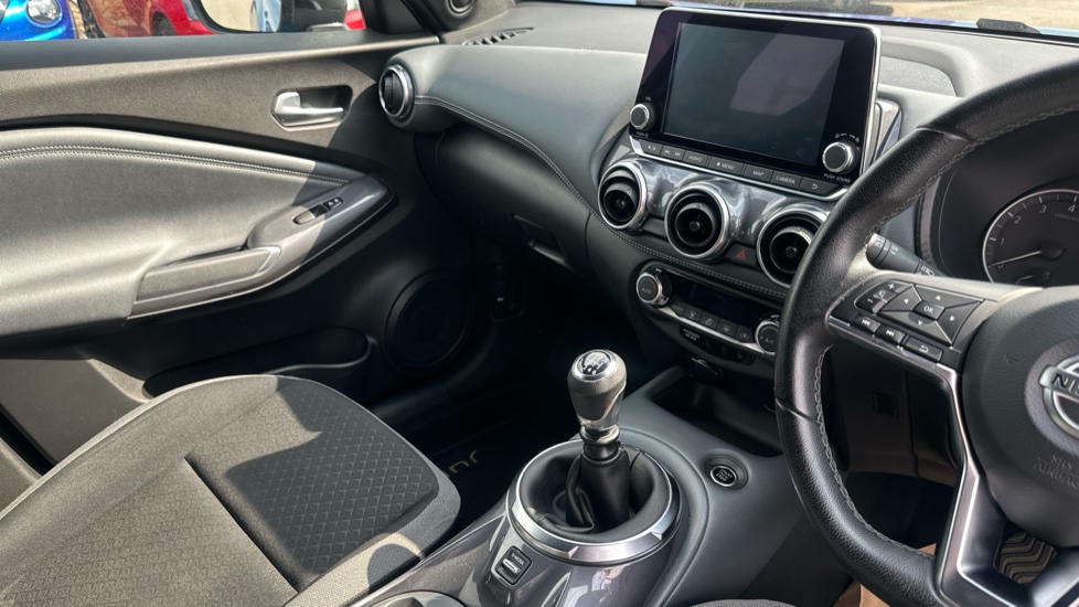 Nissan Juke 1.0 DiG-T 114 N-Connecta 5dr Petrol Hatchback - Image 14