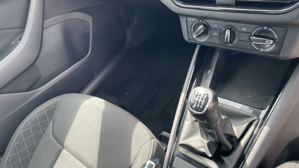 Skoda Kamiq 1.0 TSI 110 SE 5dr Petrol Hatchback - Image 14