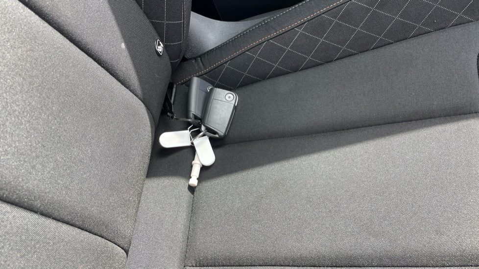 Skoda Kamiq 1.0 TSI 110 SE 5dr Petrol Hatchback - Image 20