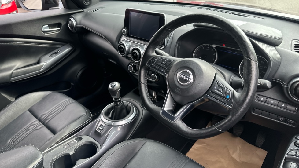 Nissan Juke 1.0 DiG-T 114 Tekna 5dr Petrol Hatchback - Image 11