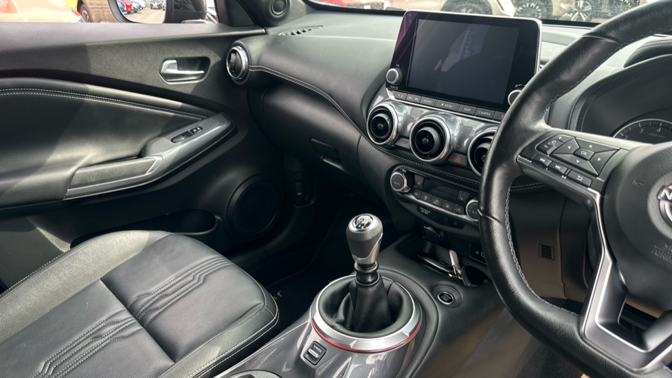 Nissan Juke 1.0 DiG-T 114 Tekna 5dr Petrol Hatchback - Image 14