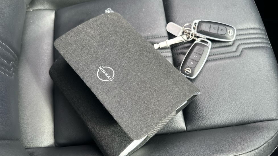 Nissan Juke 1.0 DiG-T 114 Tekna 5dr Petrol Hatchback - Image 19