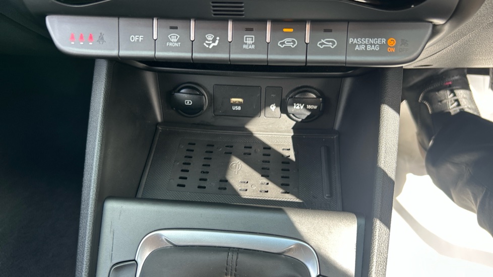 Hyundai KONA 1.0 TGDi 48V MHEV Premium 5dr Petrol Hatchback - Image 28