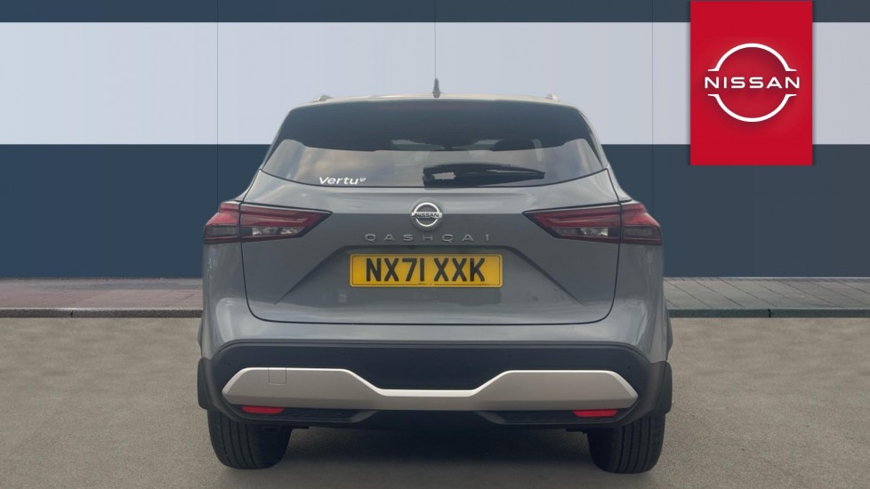 Nissan Qashqai 1.3 DiG-T MH Premiere Edition 5dr Petrol Hatchback - Image 6