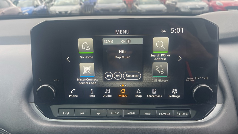 Nissan Qashqai 1.3 DiG-T MH Premiere Edition 5dr Petrol Hatchback - Image 12