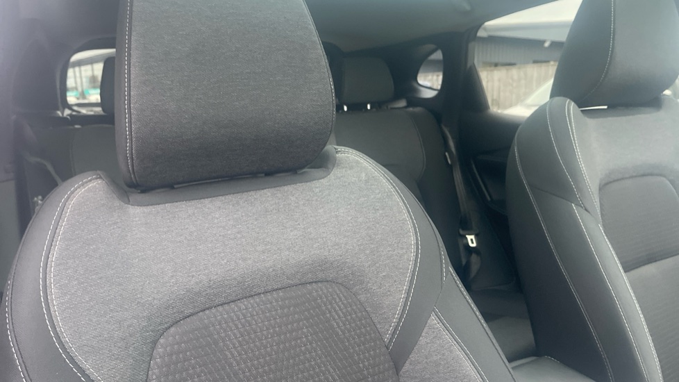 Nissan Qashqai 1.3 DiG-T MH Premiere Edition 5dr Petrol Hatchback - Image 15