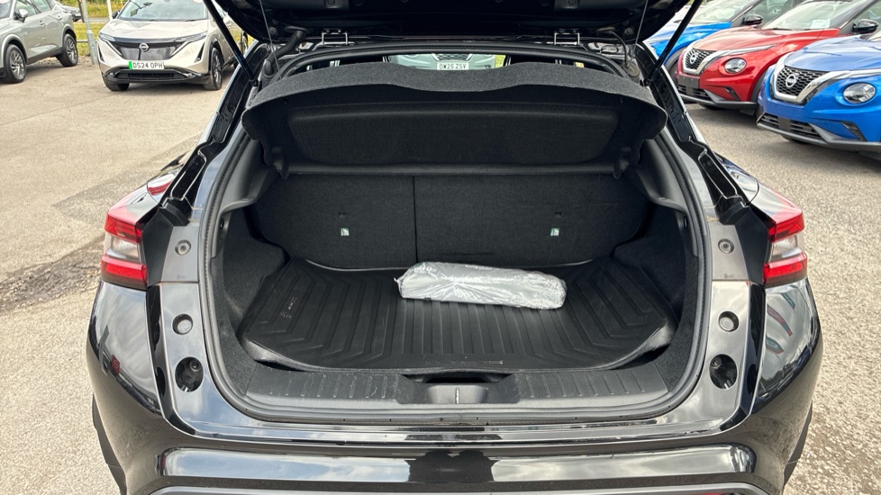 Nissan Juke 1.0 DiG-T 114 Tekna 5dr Petrol Hatchback - Image 4