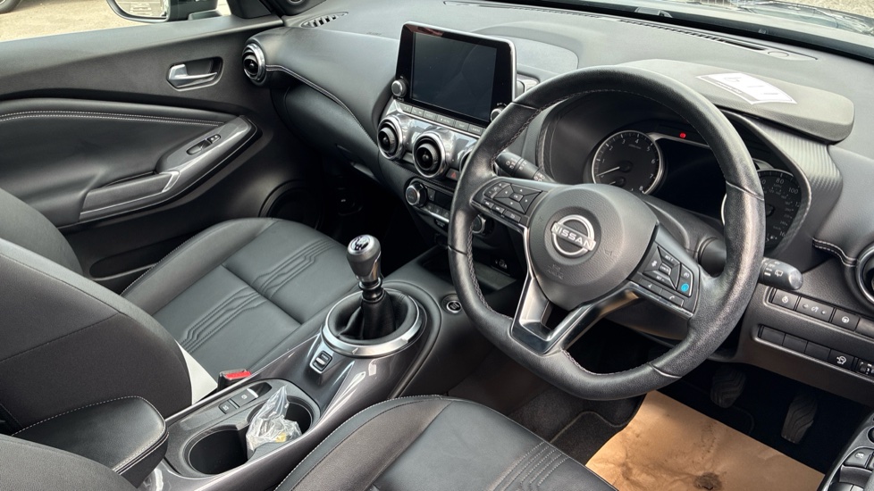 Nissan Juke 1.0 DiG-T 114 Tekna 5dr Petrol Hatchback - Image 11