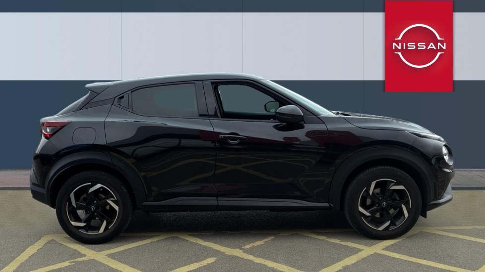 Nissan Juke 1.0 DiG-T 114 N-Connecta 5dr Petrol Hatchback - Image 5