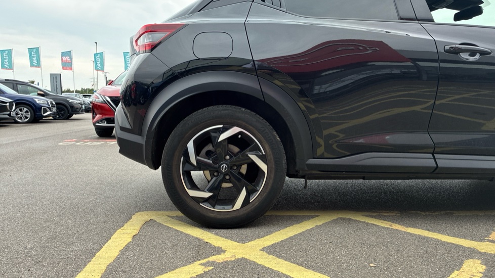Nissan Juke 1.0 DiG-T 114 N-Connecta 5dr Petrol Hatchback - Image 7