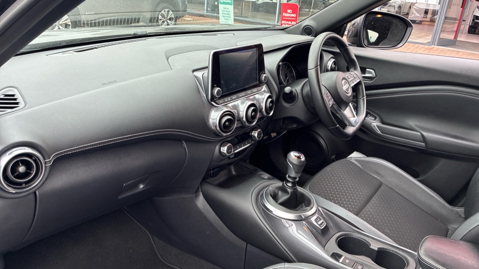 Nissan Juke 1.0 DiG-T 114 N-Connecta 5dr Petrol Hatchback - Image 9