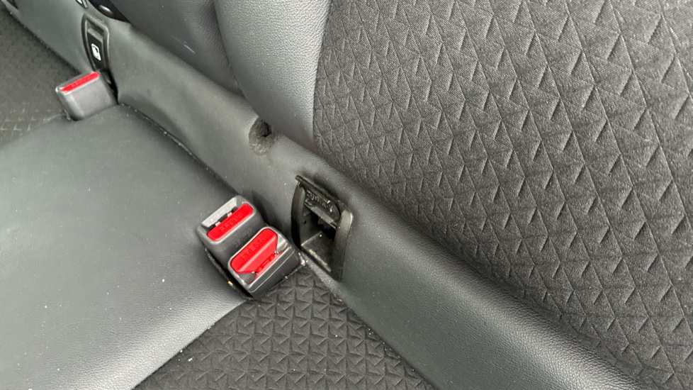Nissan Juke 1.0 DiG-T 114 N-Connecta 5dr Petrol Hatchback - Image 17