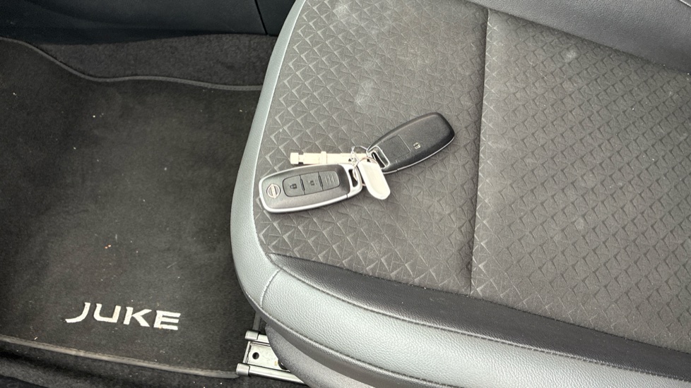 Nissan Juke 1.0 DiG-T 114 N-Connecta 5dr Petrol Hatchback - Image 20