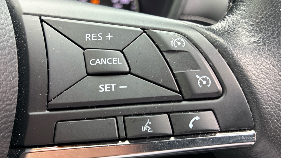 Nissan Juke 1.0 DiG-T 114 N-Connecta 5dr Petrol Hatchback - Image 21