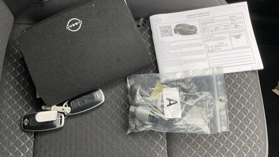 Nissan Juke 1.0 DiG-T N-Connecta 5dr Petrol Hatchback - Image 19
