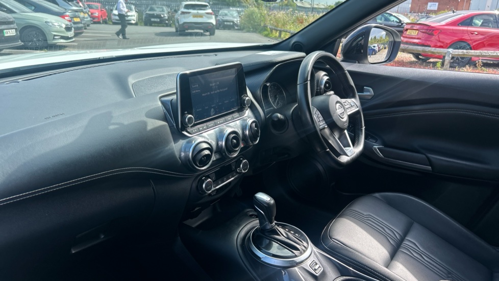 Nissan Juke 1.6 Hybrid Tekna 5dr Auto Hybrid Hatchback - Image 9