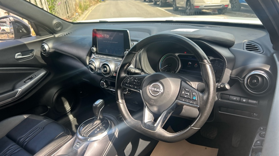 Nissan Juke 1.6 Hybrid Tekna 5dr Auto Hybrid Hatchback - Image 11