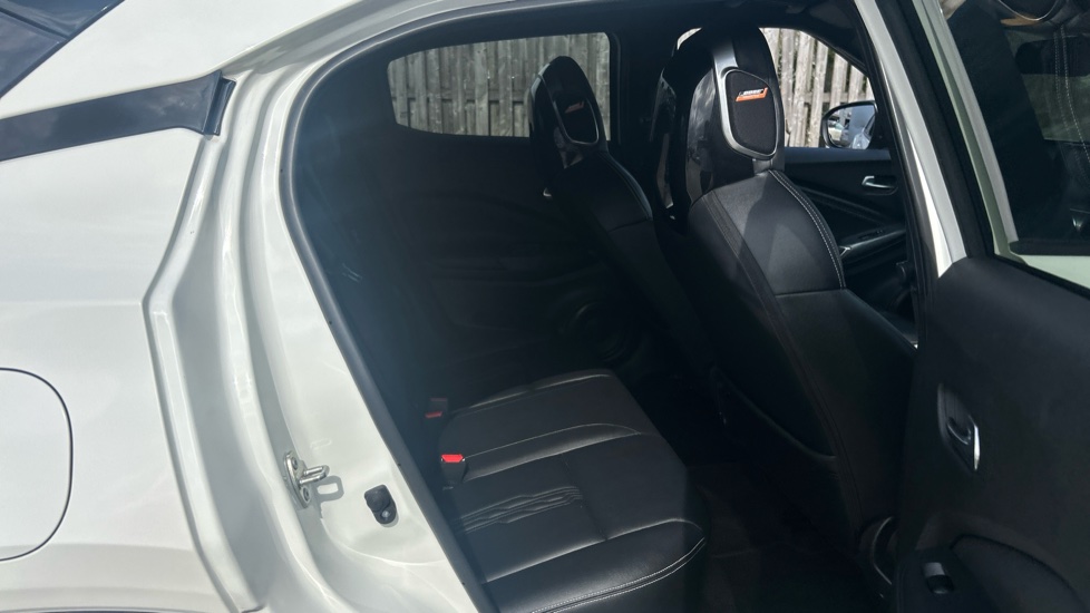 Nissan Juke 1.6 Hybrid Tekna 5dr Auto Hybrid Hatchback - Image 16