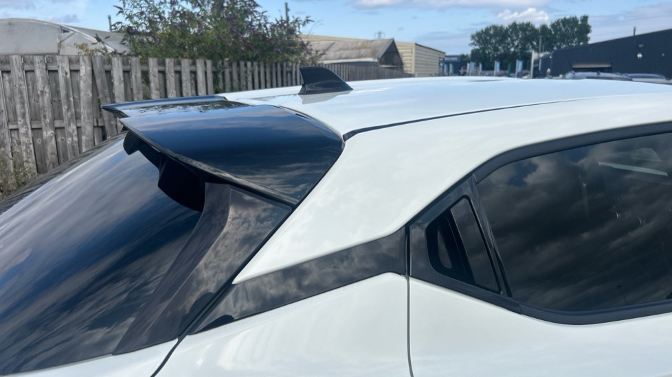 Nissan Juke 1.6 Hybrid Tekna 5dr Auto Hybrid Hatchback - Image 22