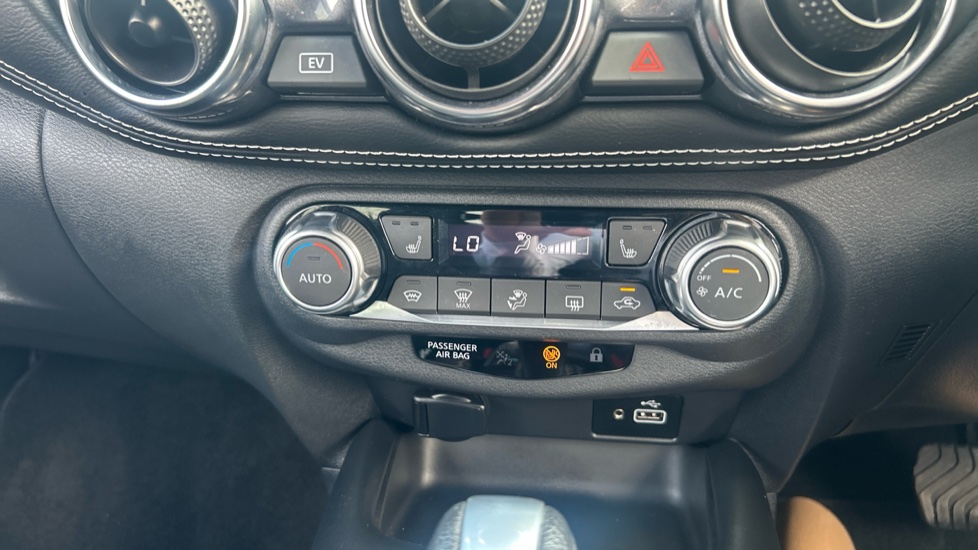 Nissan Juke 1.6 Hybrid Tekna 5dr Auto Hybrid Hatchback - Image 33