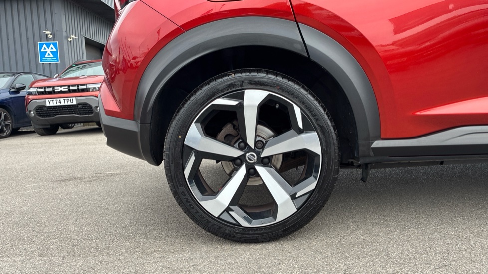 Nissan Juke 1.0 DiG-T Tekna 5dr DCT Petrol Hatchback - Image 7