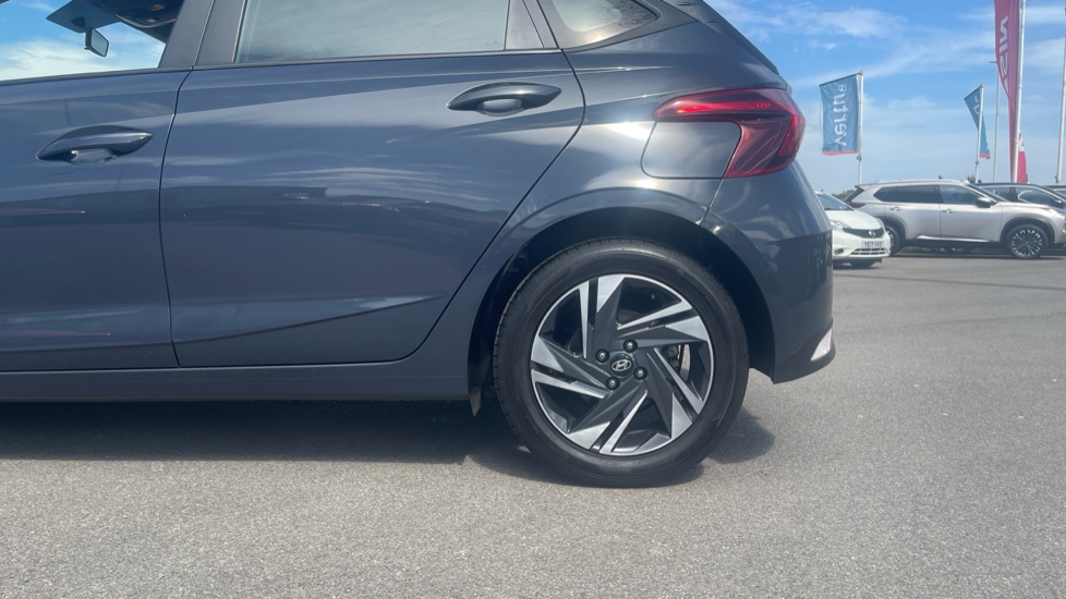 Hyundai i20 1.0T GDi Element 5dr Petrol Hatchback - Image 7