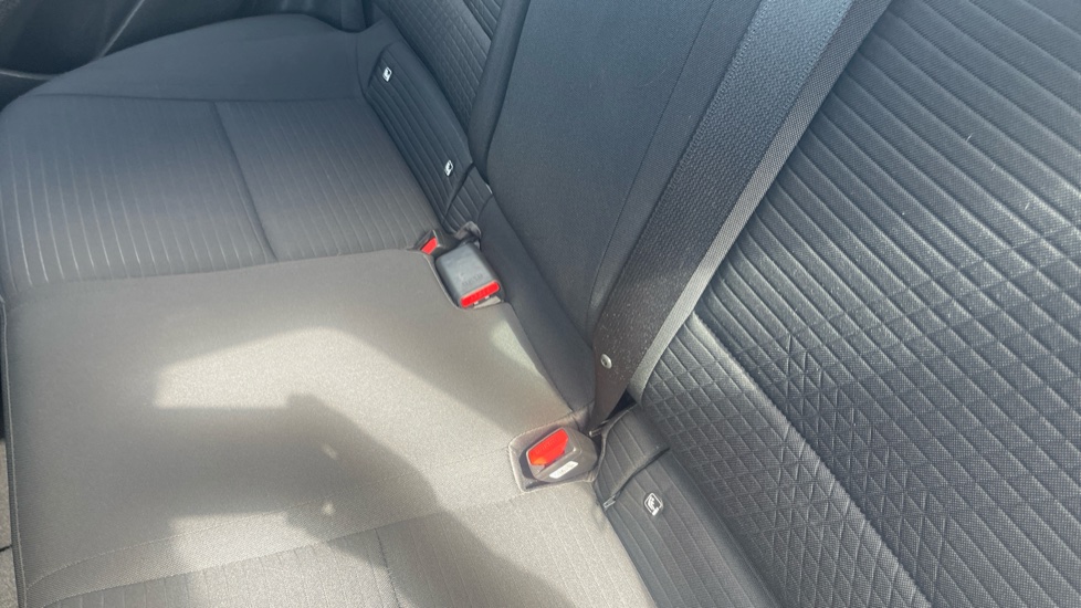 Hyundai i20 1.0T GDi Element 5dr Petrol Hatchback - Image 17