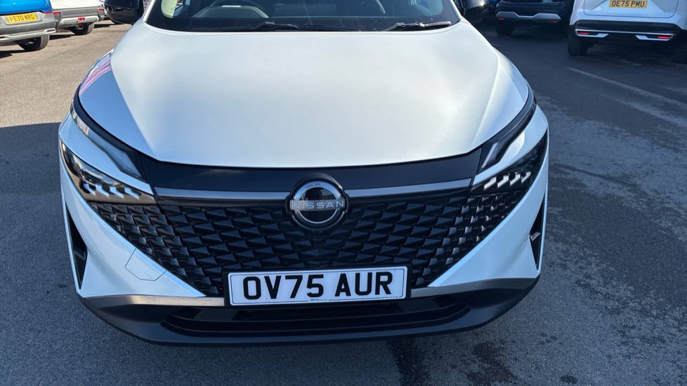 Nissan Qashqai 1.3 DiG-T MH Acenta Premium 5dr Petrol Hatchback - Image 8